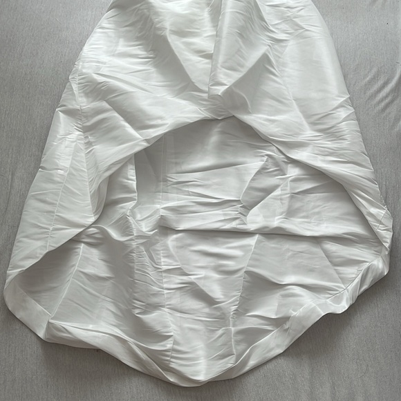 NWOT BCBGMAXAZRIA Bronwen, strapped, Bubble Hem, High-Low Gown, White, Size 4 - Picture 7 of 13